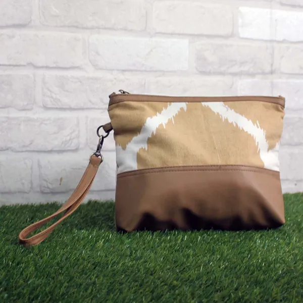 Pack_of_1_Piece_Cotton_Beige_Ikat_Printed_Multi_Utility_Pouch_for_Travel_and_Storage_Accessories_Organizer