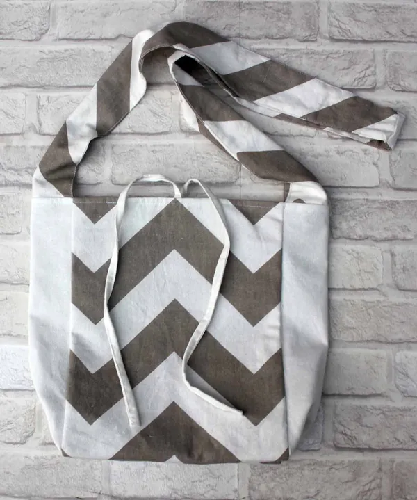 Pack_of_1_Piece_Cotton_Beige_Chevron_Printed_Crossbody_Messenger_Bag_for_Women,_Men,_Girl_&_Boy