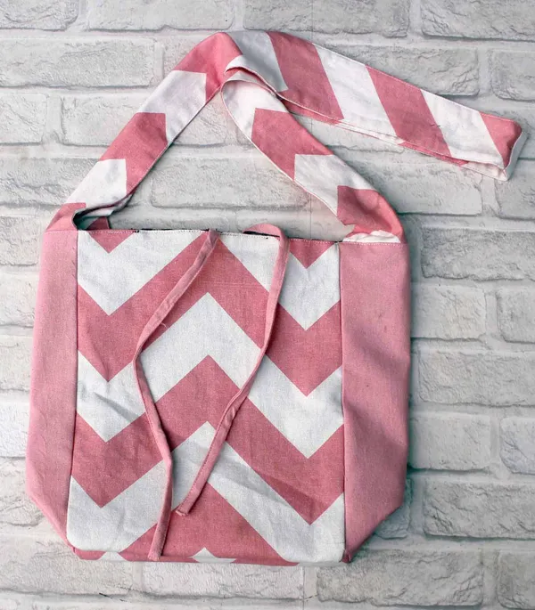 Pack_of_1_Piece_Cotton_Pink_Chevron_Printed_Crossbody_Messenger_Bag_for_Women,_Men,_Girl_&_Boy