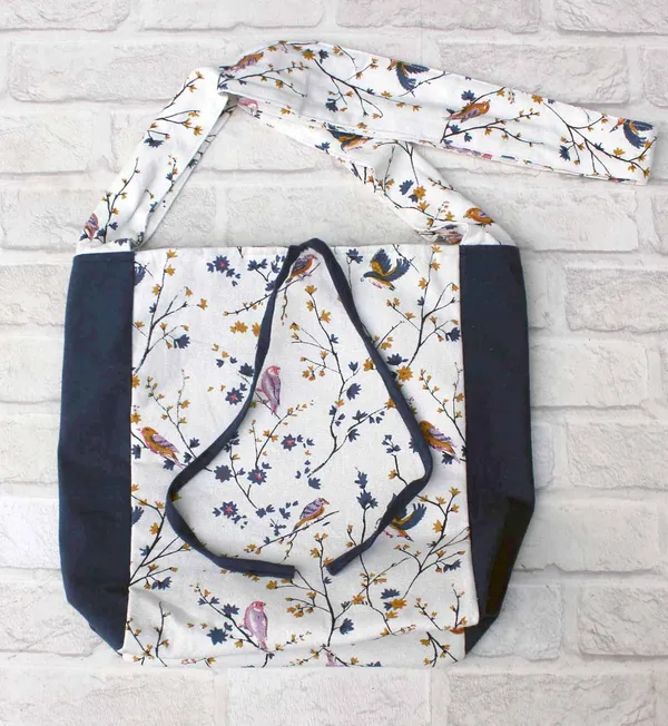 Pack_of_1_Piece_Cotton_Cream_Bird_Printed_Crossbody_Messenger_Bag_for_Women,_Men,_Girl_&_Boy