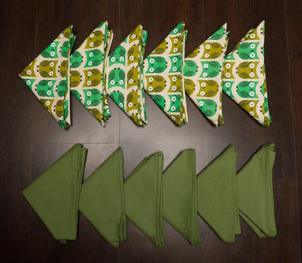 Pack_of_12_Pieces_Cotton_Green_Owl_Printed_and_Plain_Napkin_Set_for_Dining_and_Kitchen