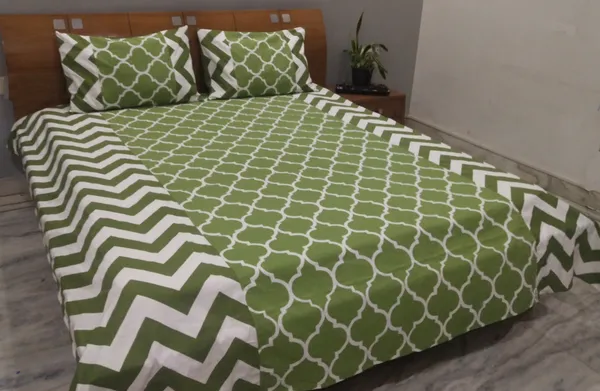 Pack_of_3_Pieces_Cotton_Green_Ogee_Chevron_Cotton_Printed_Bedsheet_With_Pillow_Cover_for_Bedroom,_Guest_Room,_Kids_Room