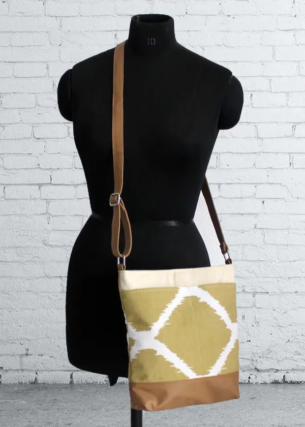 Pack_of_1_Piece_Cotton_Olive_Burfi_Ikat_Printed_Hand_Bag_for_Girl,_Boy,_Men_and_Women