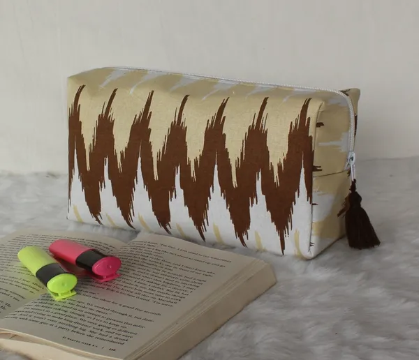 Pack_of_1_Piece_Cotton_Beige_Brown_Printed_Ternion_Collection_Travel_Organize_Pouch_for_Women,_Men,_Girls,_and_Boys