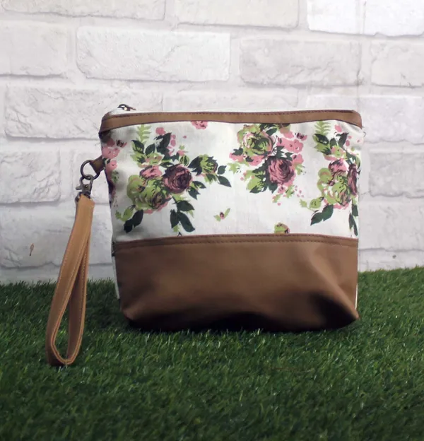 Pack_of_1_Piece_Cotton_Green_Rose_Printed_Multi_Utility_Pouch_for_Travel_and_Storage_Accessories_Organizer