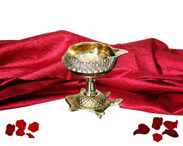 Pack_of_1_Piece_Brass_Golden_Vastu_Deepak_for_Pooja_Room_and_Decoration