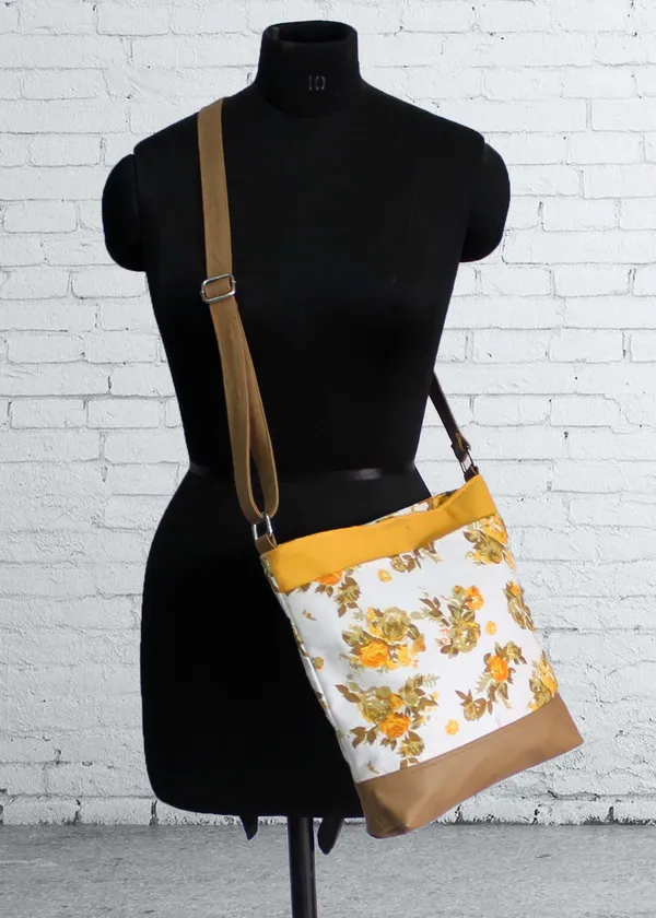 Pack_of_1_Piece_Cotton_Yellow_Floral_Printed_Hand_Bag_for_Girl,_Boy,_Men_and_Women