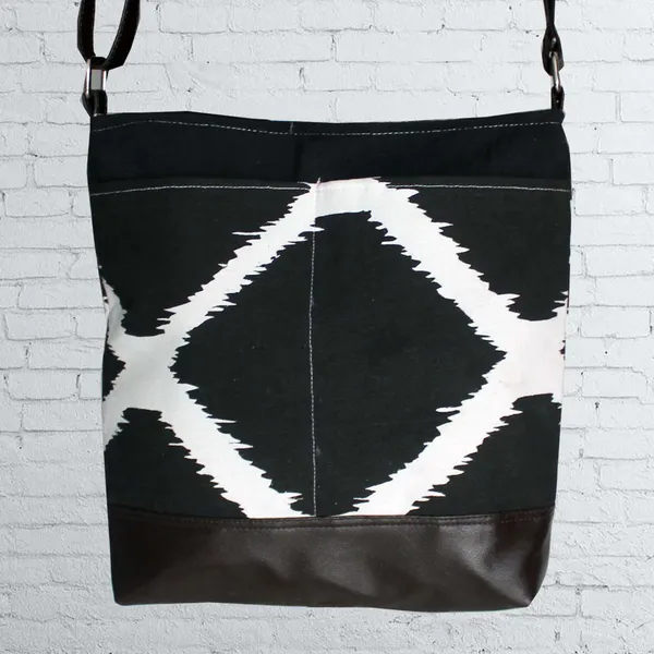Pack_of_1_Piece_Cotton_Black_Burfi_Ikat_Printed_Side_Hand_Bag_for_Girl,_Boy,_Men_and_Women
