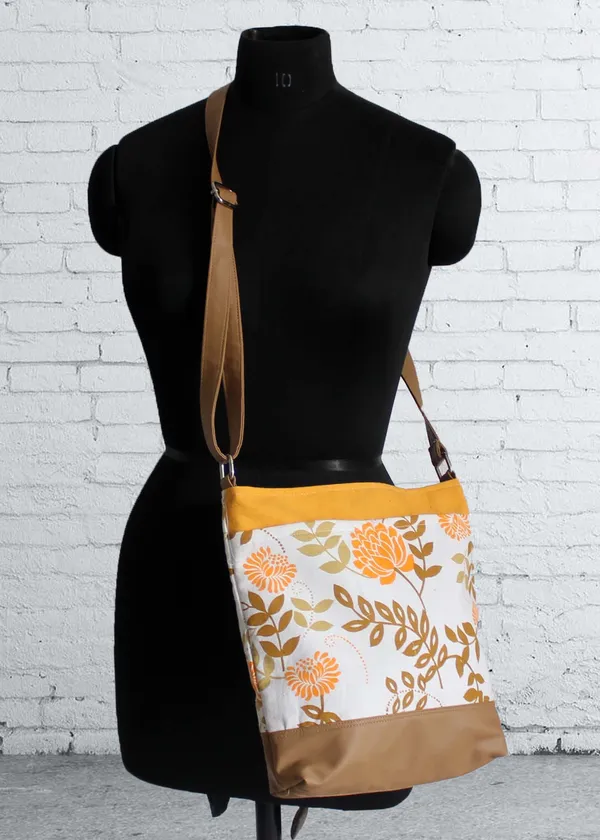 Pack_of_1_Piece_Cotton_Yellow_Big_Flower_Printed_Hand_Bag_for_Girl,_Boy,_Men_and_Women