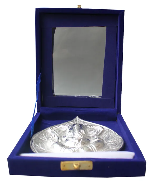 Pack_of_1_Piece_Brass_Silver_Wall_Hanging_Ganesha_on_Leaf_for_Pooja_Room_and_Decoration