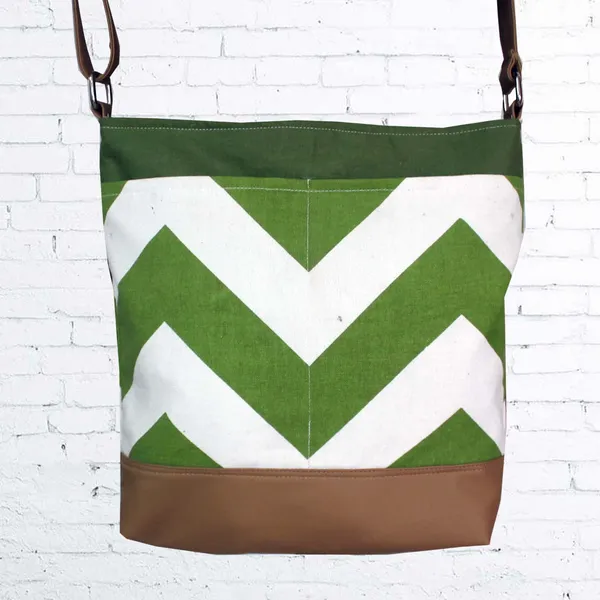 Pack_of_1_Piece_Cotton_Green_Chevron_Printed_Hand_Bag_for_Girl,_Boy,_Men_and_Women