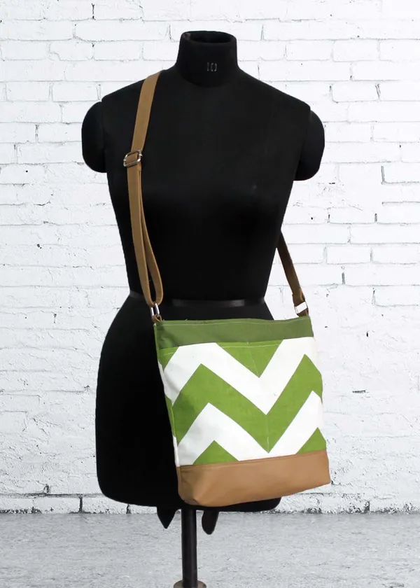 Pack_of_1_Piece_Cotton_Green_Chevron_Printed_Hand_Bag_for_Girl,_Boy,_Men_and_Women
