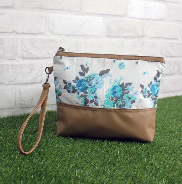 Pack_of_1_Piece_Cotton_Blue_Rose_Printed_Multi_Utility_Pouch_for_Travel_and_Storage