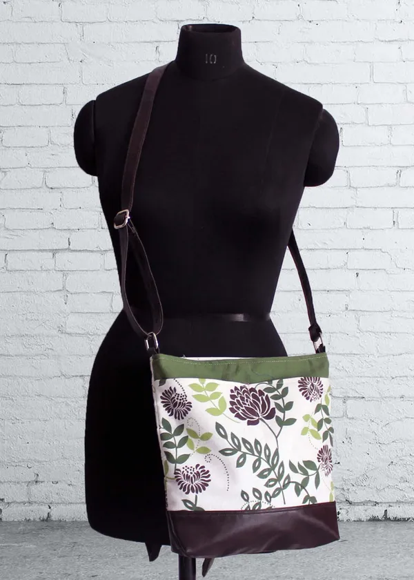 Pack_of_1_Piece_Cotton_Green_Big_Flower_Printed_Hand_Bag_for_Girl,_Boy,_Men_and_Women