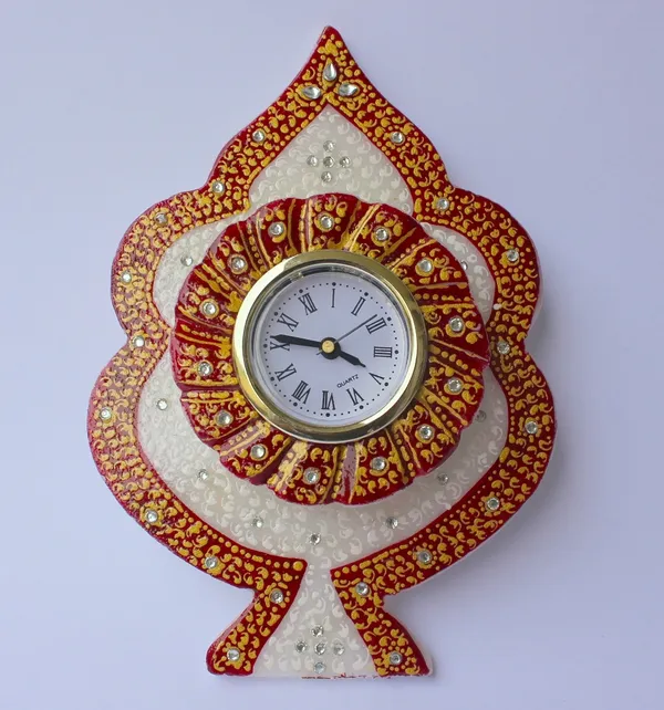 Pack_of_1_Piece_Marble_Maroon_Hand_Painted_Leaf_Shape_Clock_for_Table_Clock_&_Decoration