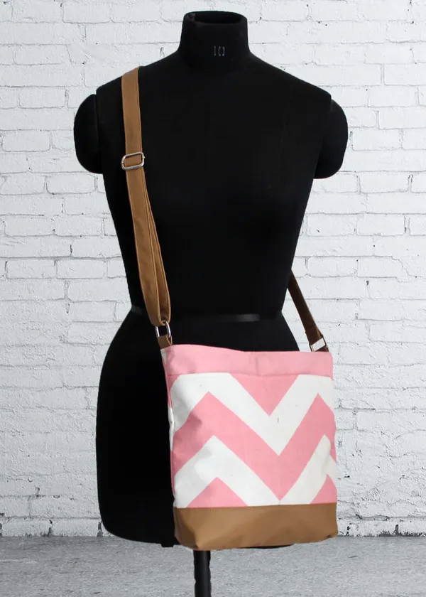 Pack_of_1_Piece_Cotton_Pink_Chevron_Printed_Hand_Bag_for_Girl,_Boy,_Men_and_Women