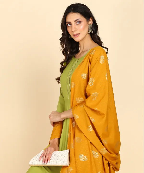 Parrot_Women_Anarkali_Kurti_With_Foil_Print_Dupatta