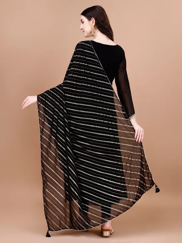 Black_Black_Kurta_With_Fancy_Dupatta