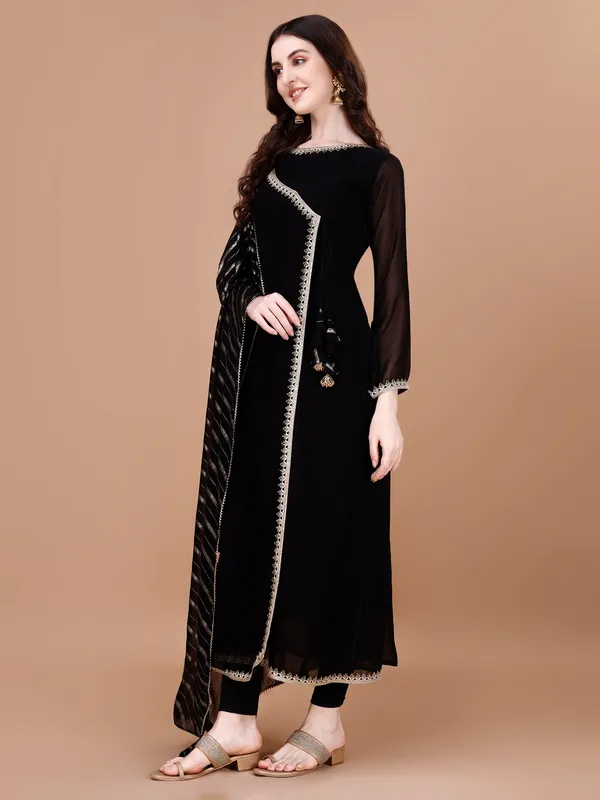 Black_Black_Kurta_With_Fancy_Dupatta