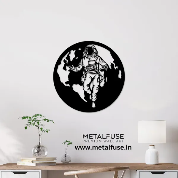 Metal_Wall_Art_for_Home_Decoration__|_Astronaut_In_Space__|_Black