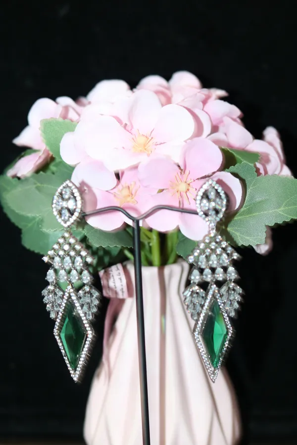 AD_EARINGS_WITH_GREEN_STONE