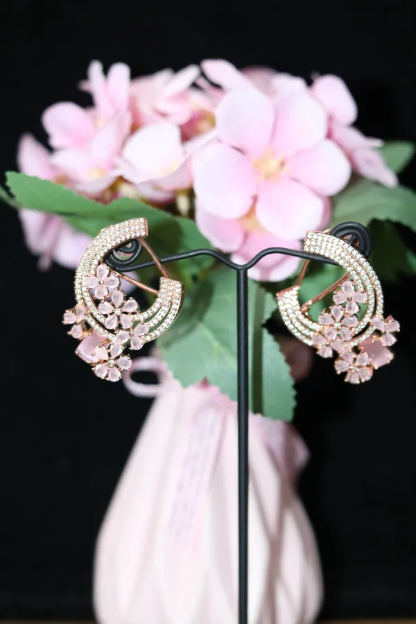 AD_EARING_ROSE_GOLD_POLISH_WITH_PINK_STONE