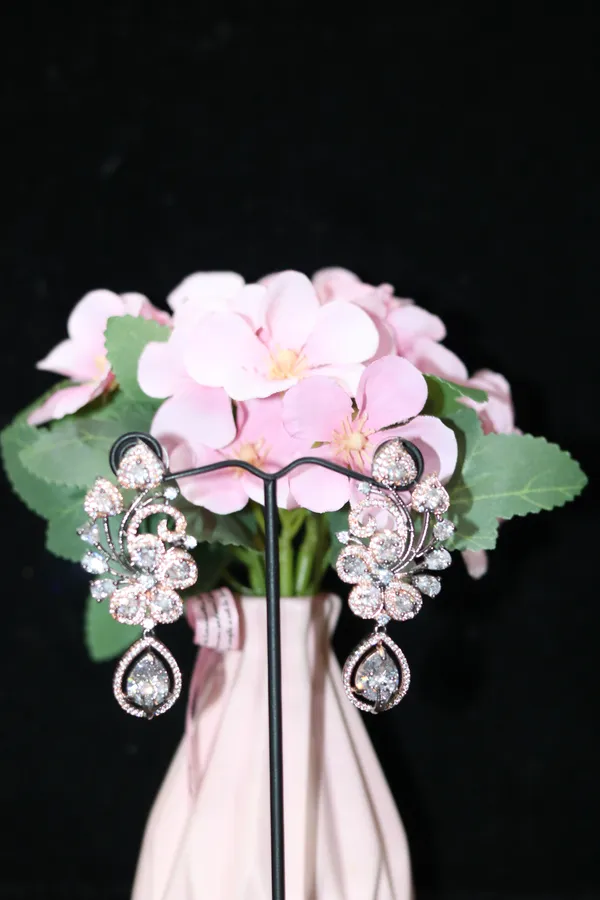 AD_EARING_ROSE_GOLD_POLISH_WITH_WHITE_STONES