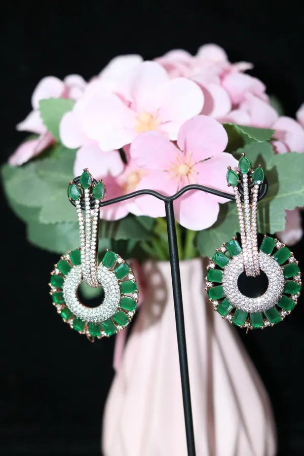 AD_EARING_WITH_GREEN_STONES