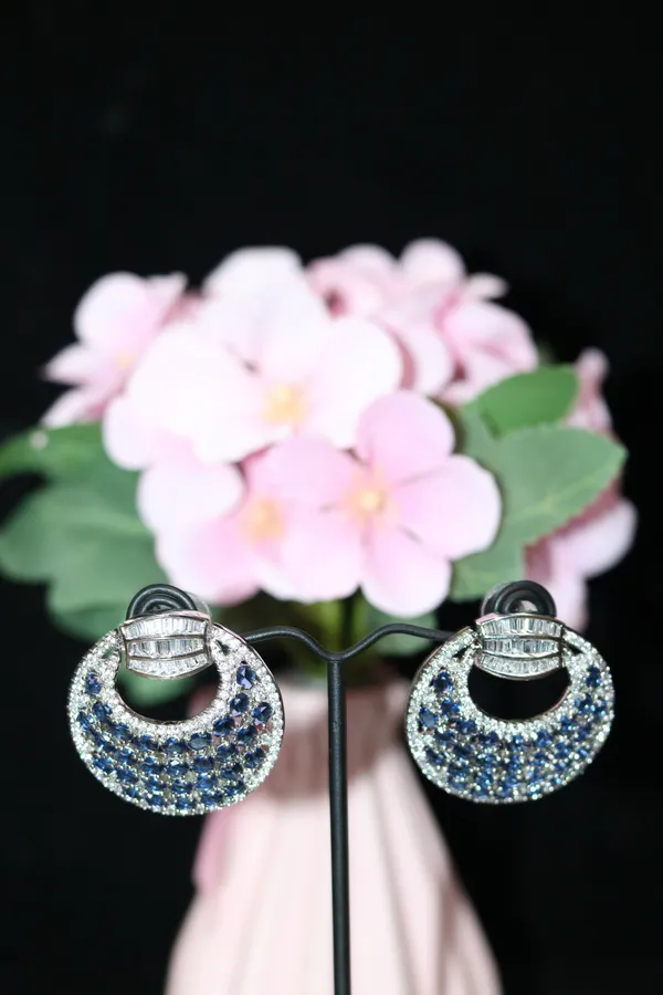 AD_EARING_WITH_GREEN_STONE