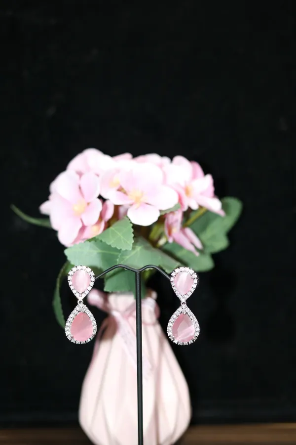 AD_EARING_WITH_PINK_STONE
