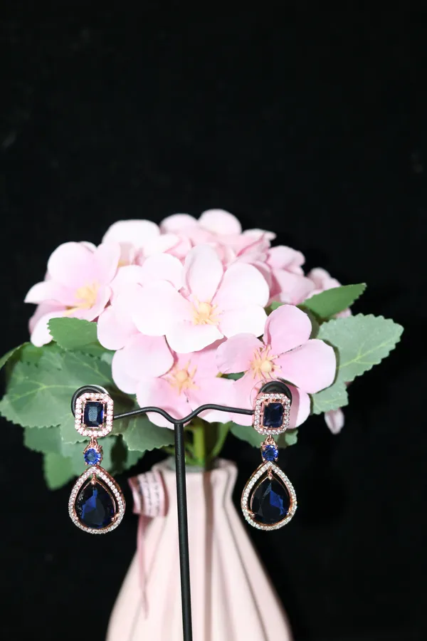 ROSE_GOLD_WITH_ROYAL_BLUE_STONE