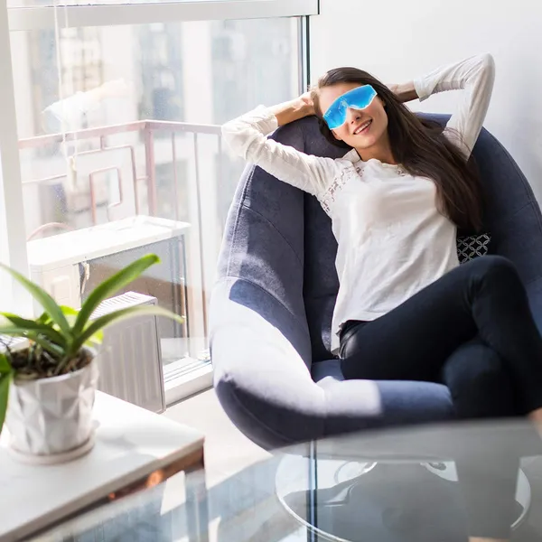 Blue_Relaxing_Gel_Eye_Mask_with_Strap-on_Cooling_Relaxation_for_Tired_Eyes_Pack_of_1
