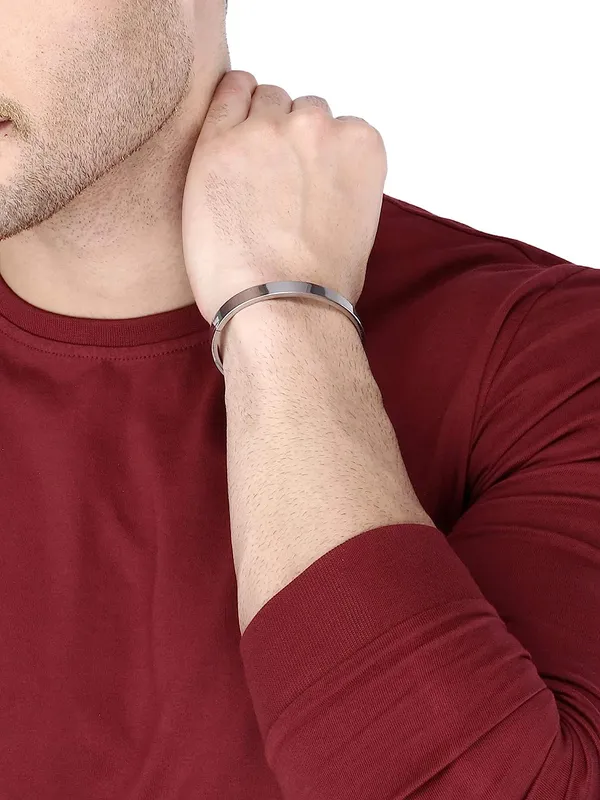 Silver_Bracelet_For_Men_|_Stainless_Steel_Silver_Kada_For_Men_Bracelets_Waterproof,_Anti-Tarnish_Bracelet,_Rust-Free,_Skin_Friendly