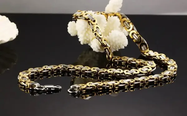 Gold_Chain_For_Men-_Waterproof,_Anti-Tarnish,_Rust-Free,_Skin_Friendly