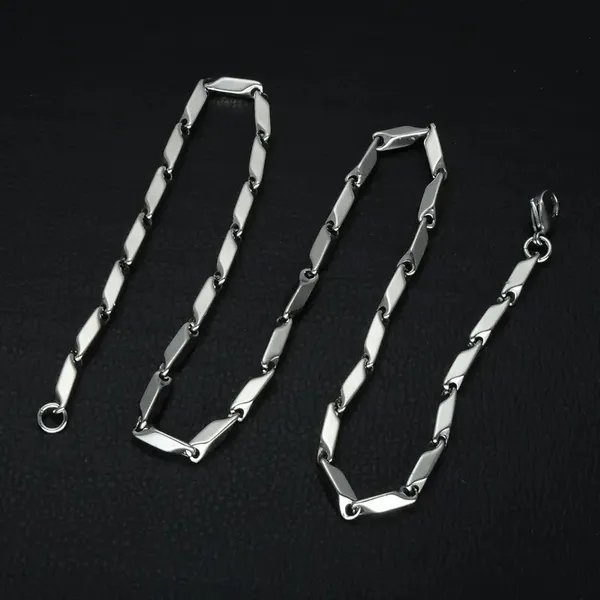 Silver_Chain_For_Men_Waterproof,_Anti-Tarnish,_Rust-Free,_Skin_Friendly