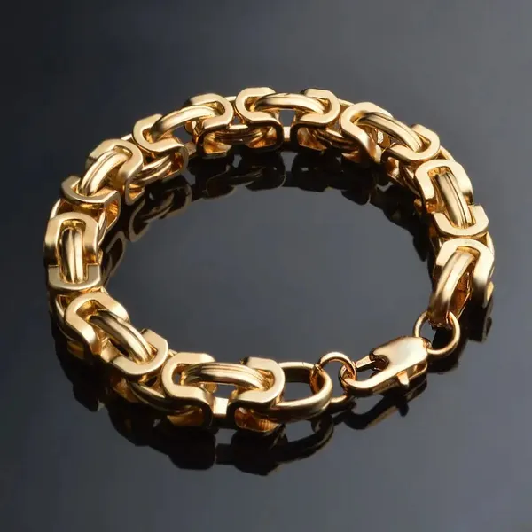 Gold_bracelets_for_men_featuring_link_chain_design;_waterproof,_anti-tarnish,_rust-free,_and_skin-friendly