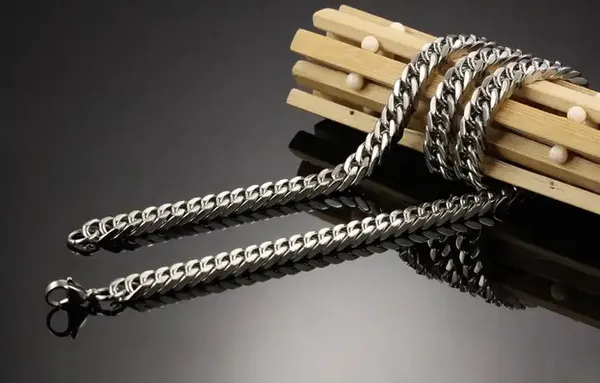 Silver_Chain_For_Men_Waterproof,_Anti-Tarnish,_Rust-Free,_Skin_Friendly