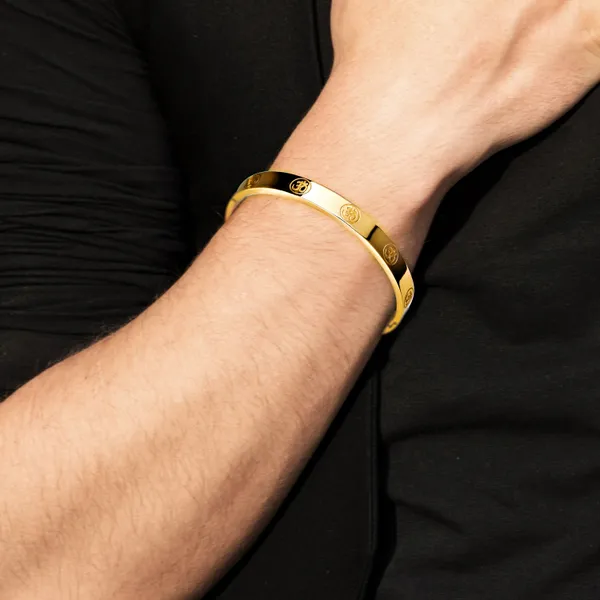 Gold_Bracelet_For_Men_Stainless_Steel_|_Aum_Om_Kada_For_Men_Bracelets_,_Waterproof,_Anti-Tarnish_Bracelet_Golden,_Rust-Free,_Skin_Friendly_|_8_Mm_Bracelets_For_Men