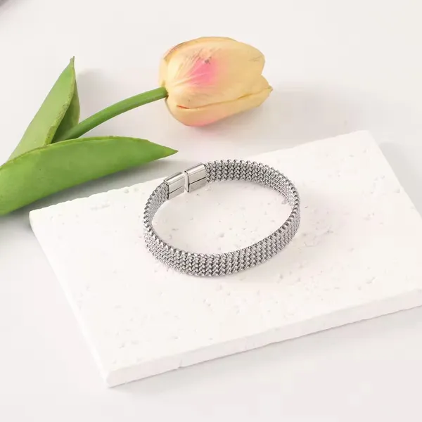 Silver_Kada_For_Men_Bracelet_,_Stainless_Steel_Cuff_Kada_Adjustable-_Waterproof,_Anti-Tarnish_Bracelet,_Rust-Free,_Skin_Friendly