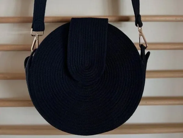 Round_Handknitted_Jute_Bag_-_Casual_&_Stylish_Handbag_for_Women