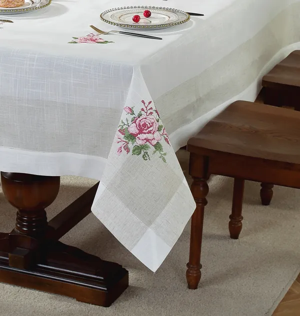 Pink_Linen_Embroidery_Design_Table_Cover