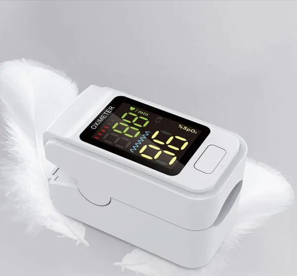 White_Oximeter_For_Health_&_Fitness