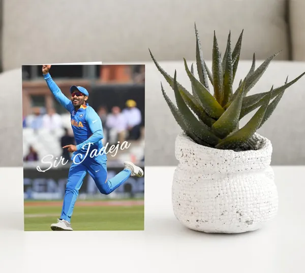 Combo_Pack_Of_6_White_Printed_Indian_Cricketers_Gift_|_Mug,_Sipper_Bottle,_Keychain,_Sunglass,_Cap,_Greeting_Card,_Birthday_Gift_Set_For_Cricket_Fans_(Ravindra_Jadeja)