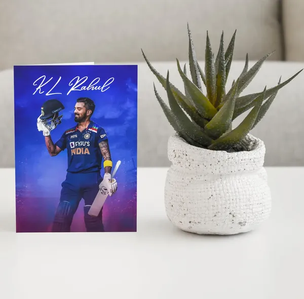 Combo_Pack_Of_6_White_Printed_Indian_Cricketers_Gift_|_Mug,_Sipper_Bottle,_Keychain,_Sunglass,_Cap,_Greeting_Card,_Birthday_Gift_Set_For_Cricket_Fans_(Kl_Rahul)