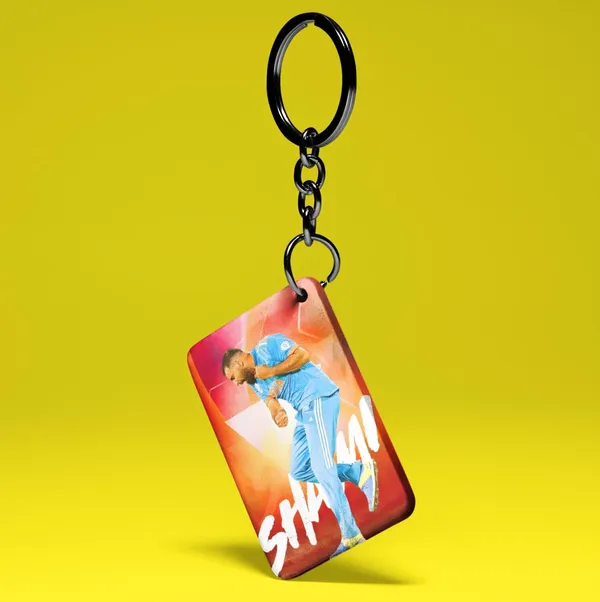 Combo_Pack_Of_6_White_Printed_Indian_Cricketers_Gift_|_Mug,_Sipper_Bottle,_Keychain,_Sunglass,_Cap,_Greeting_Card,_Birthday_Gift_Set_For_Cricket_Fans_(Mohammed_Shami)