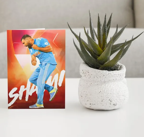 Combo_Pack_Of_6_White_Printed_Indian_Cricketers_Gift_|_Mug,_Sipper_Bottle,_Keychain,_Sunglass,_Cap,_Greeting_Card,_Birthday_Gift_Set_For_Cricket_Fans_(Mohammed_Shami)