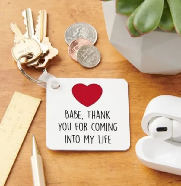 Combo_Pack_Of_4_White_Valentines_Gift_|_1_Cushion,_1_Mug,_1_Keychain,_1_Gift_Card_Gift_For_Couples_(Babe_Thank_U_Cushion)