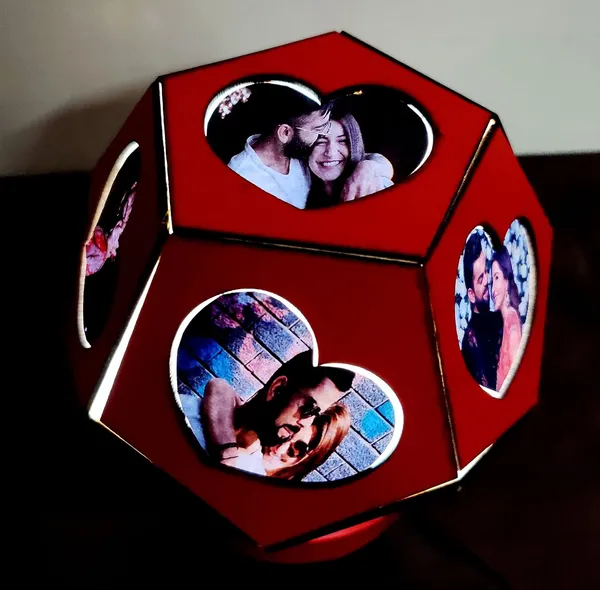 Red_Personalized_11_Photos_Rotating_Heart_Shape_Photos_Table_Lamp_Best_Gift_For_Any_Occasion_For_Men_&_Women