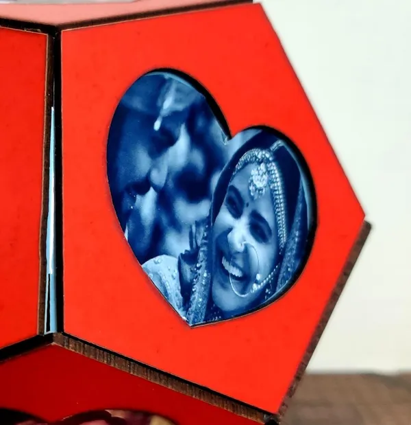 Red_Personalized_11_Photos_Rotating_Heart_Shape_Photos_Table_Lamp_Best_Gift_For_Any_Occasion_For_Men_&_Women