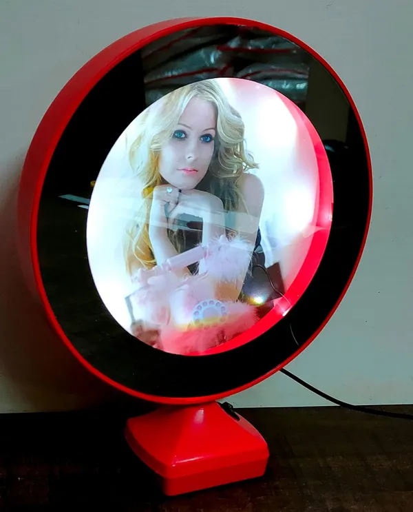 Red_Magic_Glass_Mirror_Photo_Frame_With_Led_Light_Round_&_Customized_With_Personal_Photograph_For_Birthday,_Anniversary_&_Couple_Love_Unique_Gift